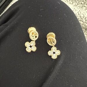 Carolina Herrera ROSETTA INSIGNIA MILGRAIN EARRINGS WITH CRYSTAL